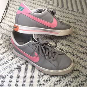 EUC Nike GTS women’s 8.5
